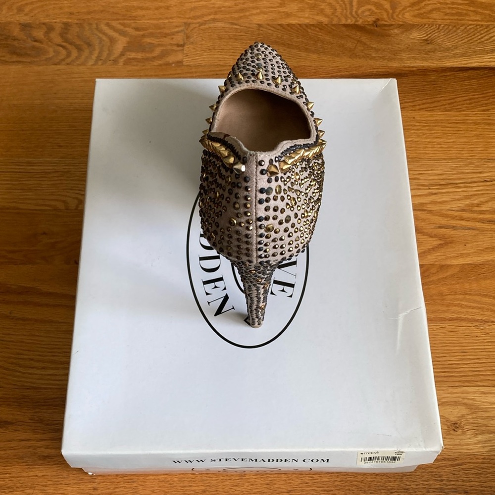 Steve Madden Platform Stud Gold Crystal Embellished Heels - Picture 8 of 9